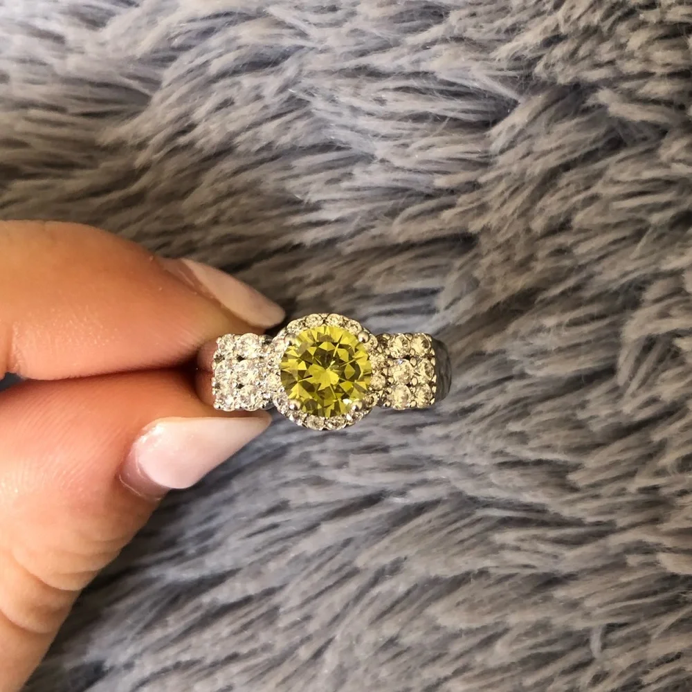 Fragrant Jewels Beautiful Ring - Picture 2 of 4